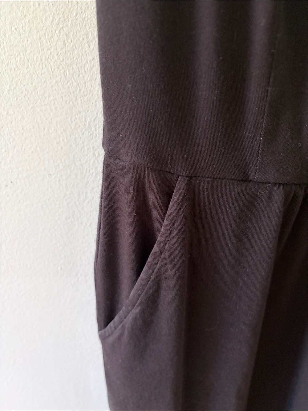 Boden Black Sleeveless Midi Dress with V-Neck and Pockets - Picture 3 of 4